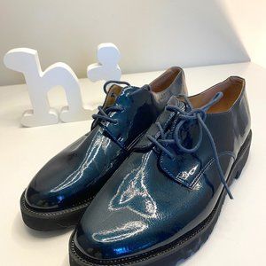 Gorgeous Green Laced Flats